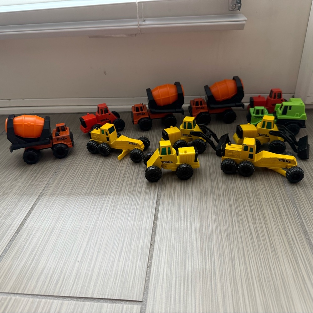 Tonka Vintage Die Cast Mini Construction Trucks Car Toy Lot Bundle Collection